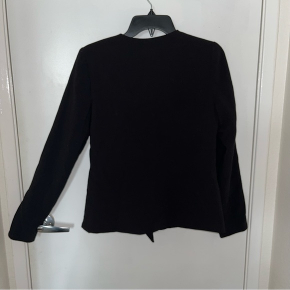 Forever 21 Black Blazer Size Small, button closure - Picture 4 of 5